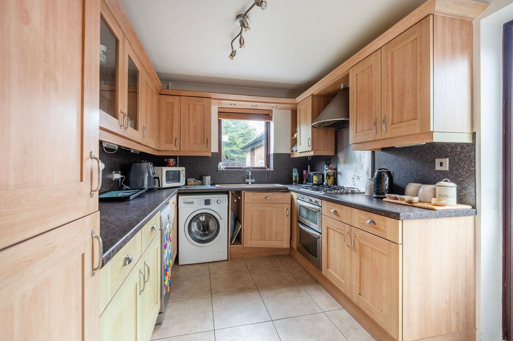 Property photo 3 of 16