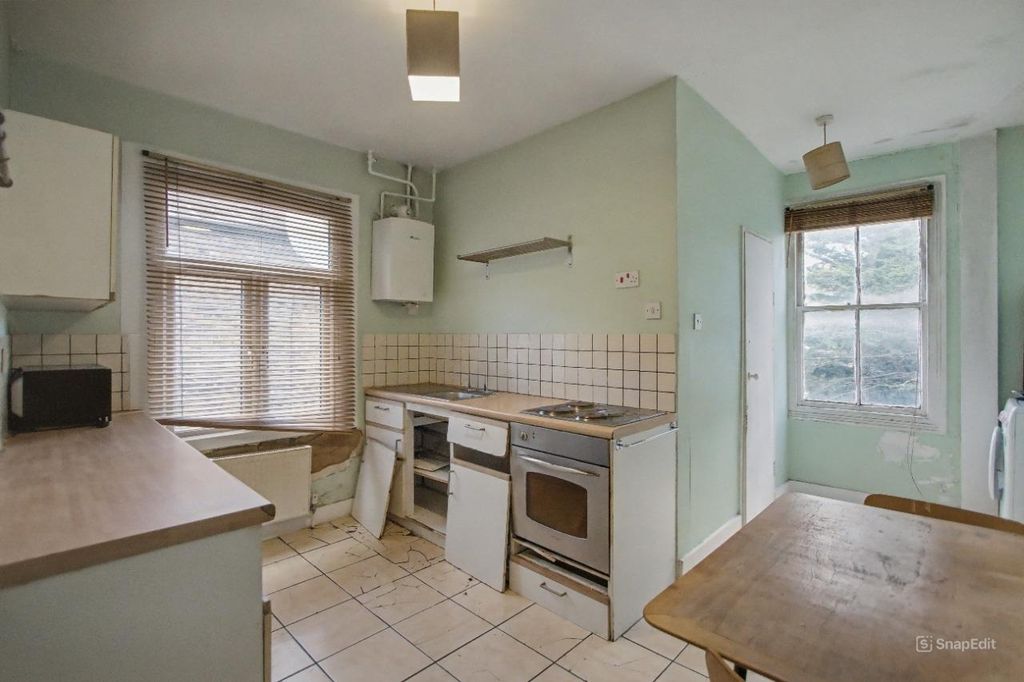 Property photo 3 of 6 26A Chandos Road, Tottenham London N17 6Hn