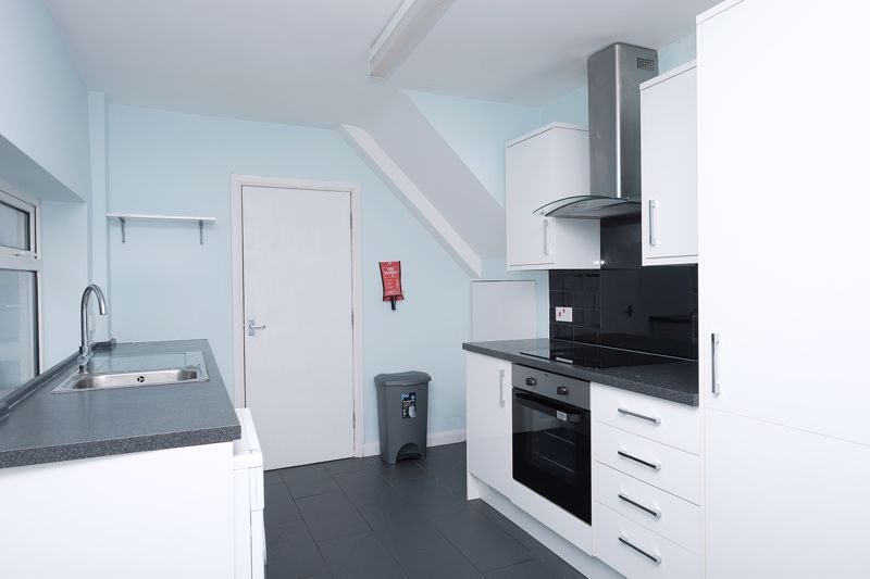 Property photo 1 of 9 Kitchen