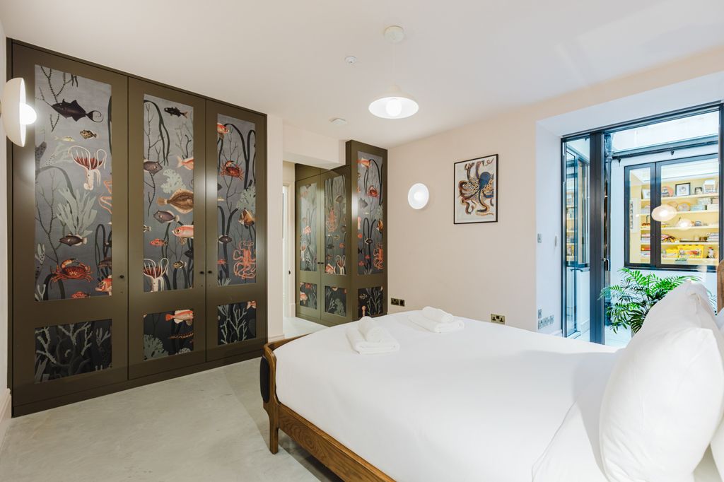 Property photo 3 of 32