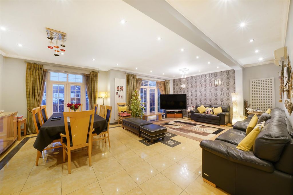 Property photo 3 of 12 53 District Road - Htg9Idypk6Jfq2Qund8U.Jpg