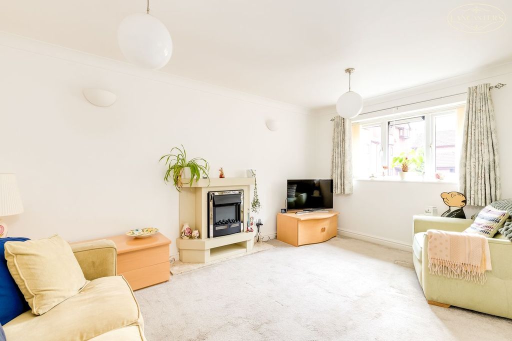 Property photo 3 of 16 Reception Room