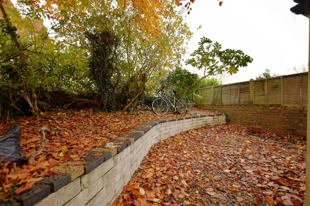 Property photo 2 of 12