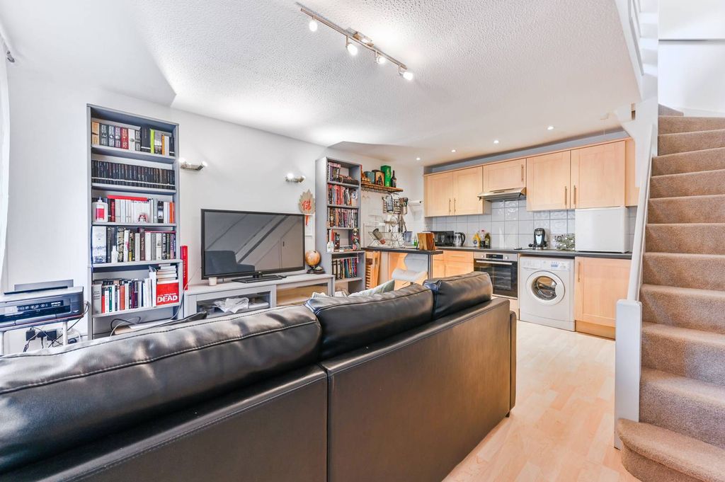 Property photo 1 of 9