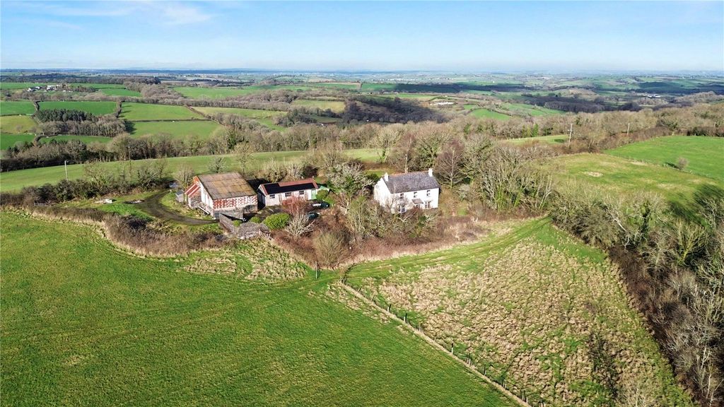 Property photo 3 of 35 House And Buildings