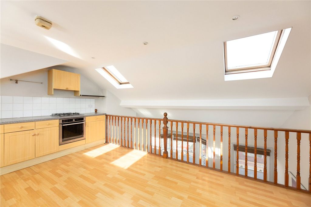 Property photo 2 of 12 Picture No. 04