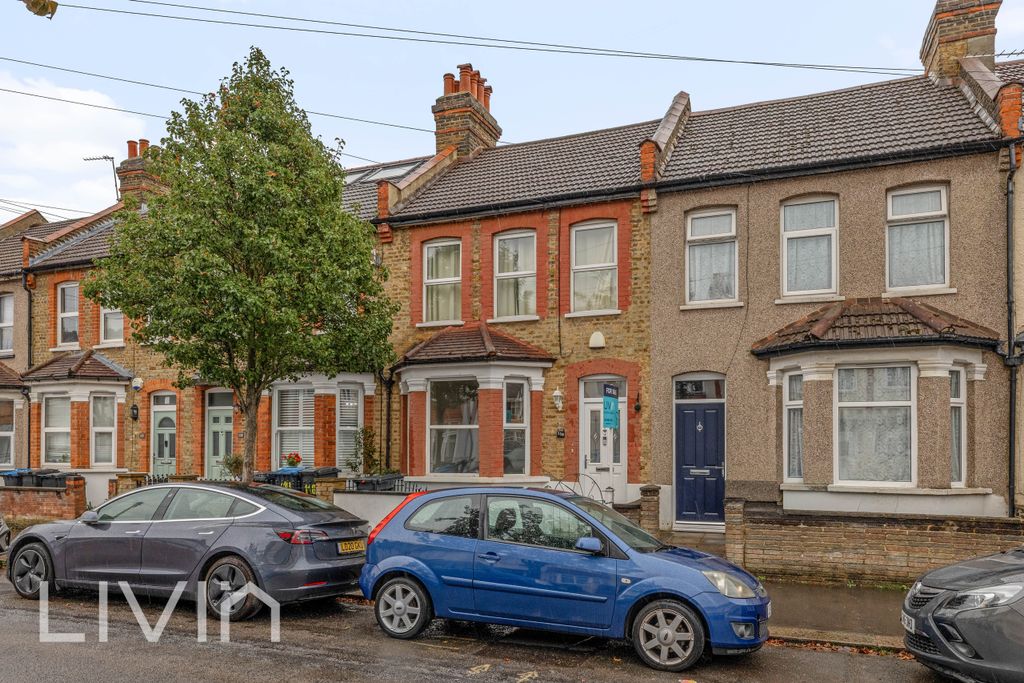 Property photo 1 of 9 918A2289