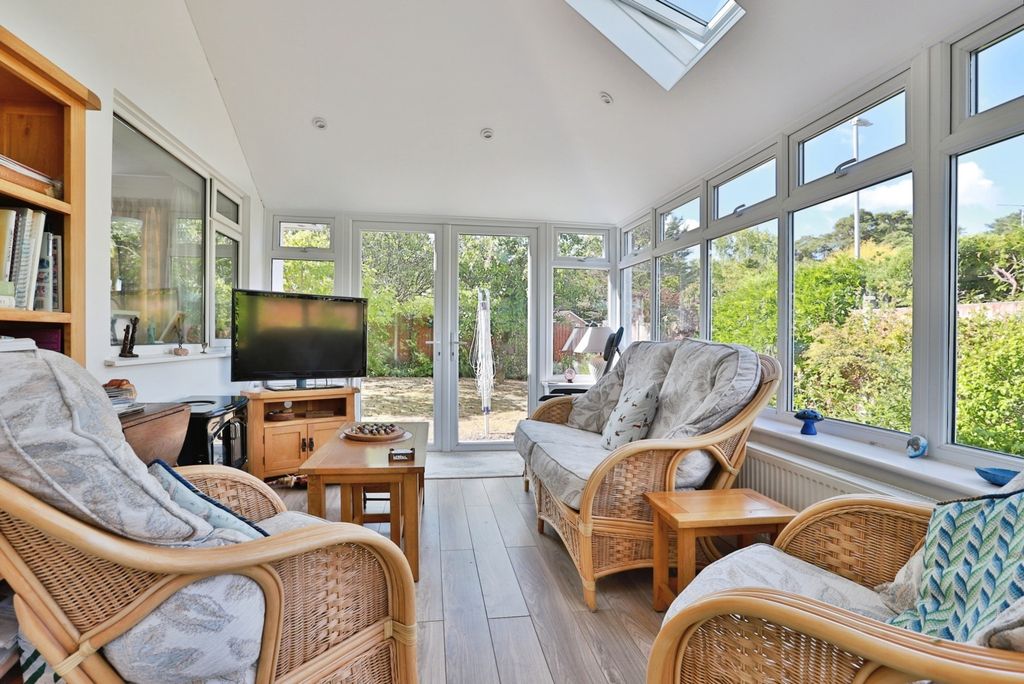 Property photo 3 of 18 Pbox-Img.Jpg