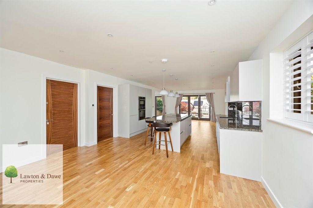 Property photo 2 of 22 Kitchen.Jpg