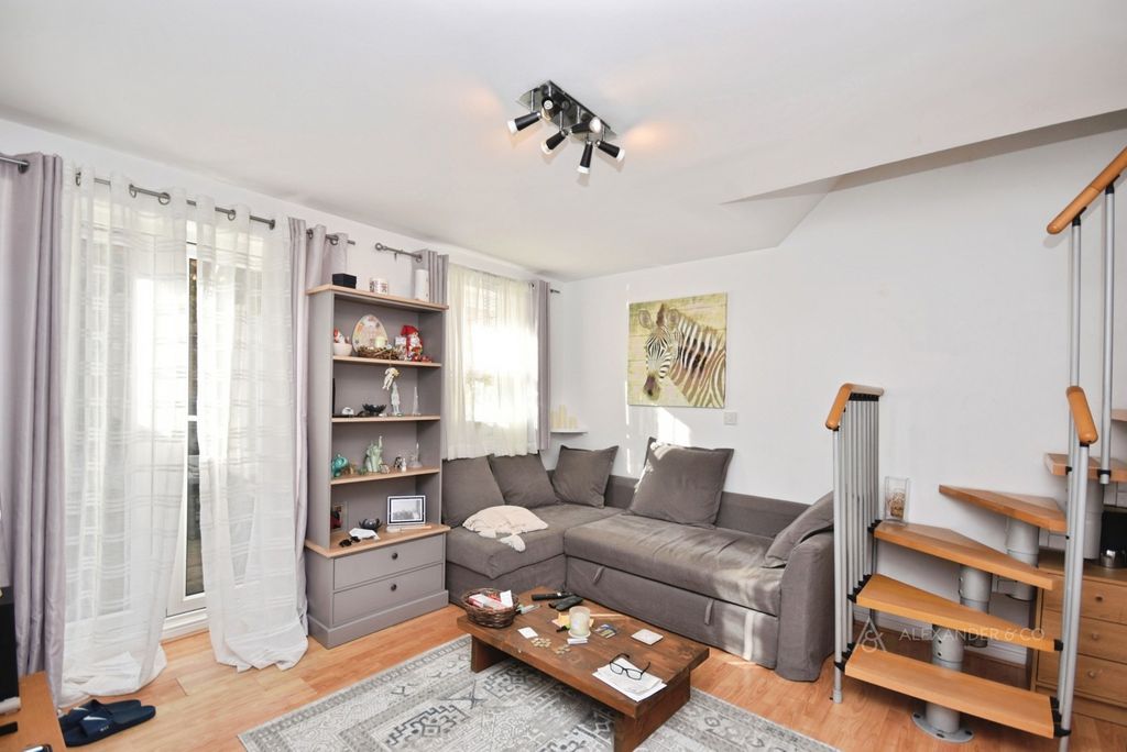 Property photo 3 of 14 Pbox-Img.Jpg