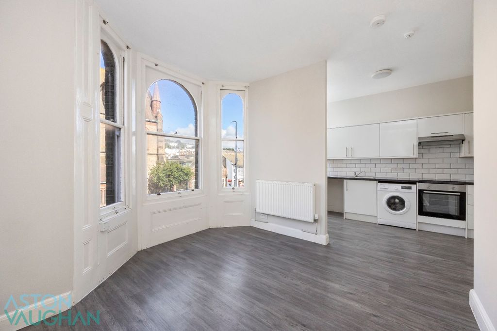 Property photo 2 of 15 4603091