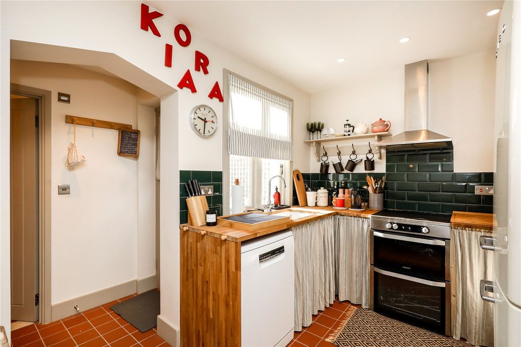 Property photo 3 of 13 Kitchen