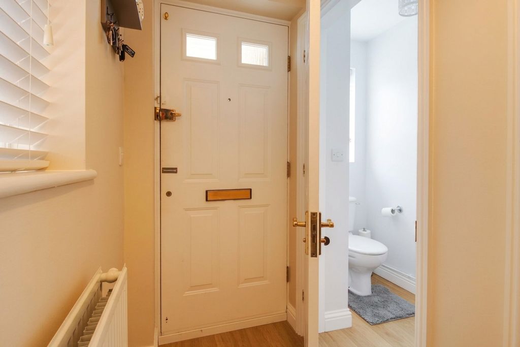 Property photo 2 of 21