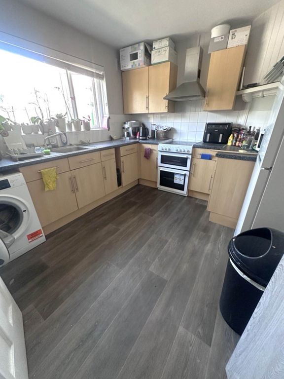 Property photo 1 of 3