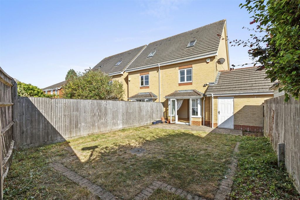 Property photo 2 of 15 Hodges Mews-12.Jpg