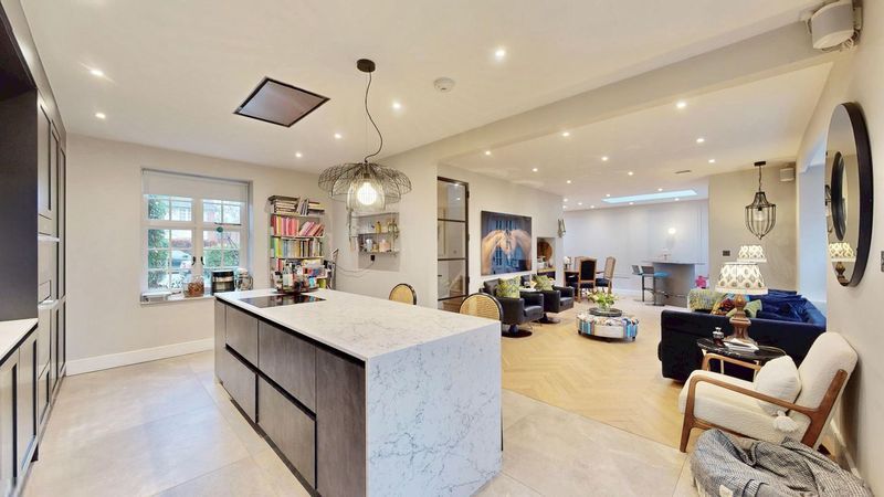 Property photo 3 of 15 Photo 13