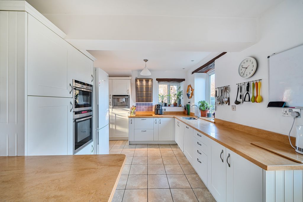 Property photo 3 of 18 138550296927061c4Ada0