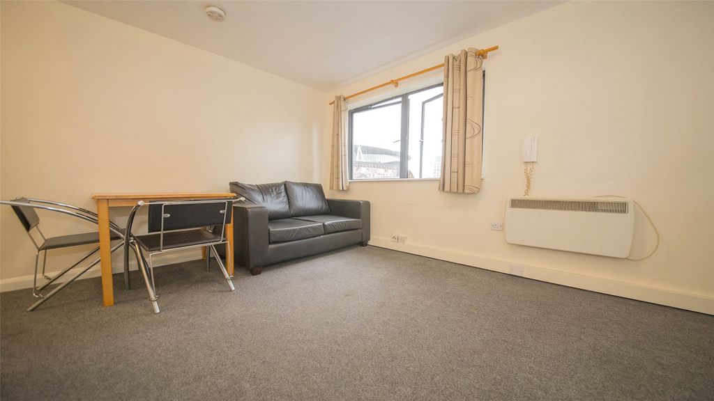 Property photo 2 of 6 Picture No. 02