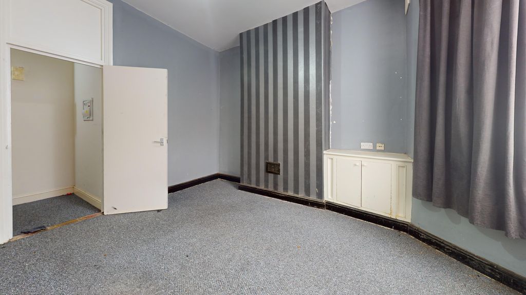Property photo 3 of 13 33A Rosebery Avenue, Manor Park, London, E12 6Py