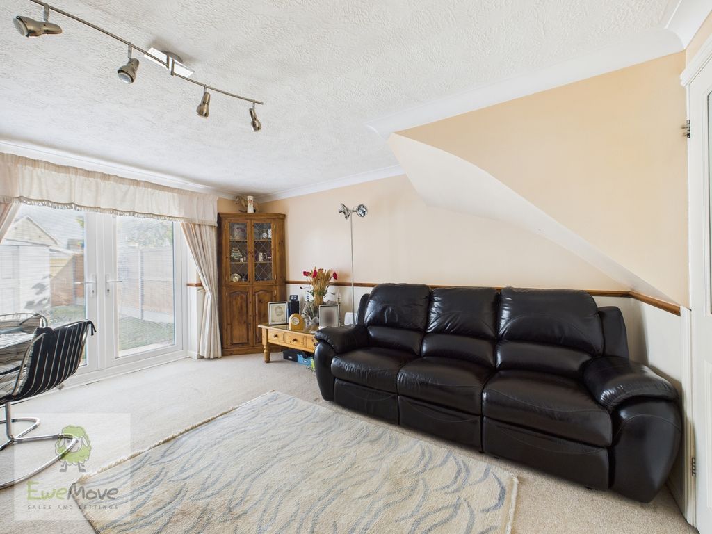 Property photo 3 of 10 Living Dining Room