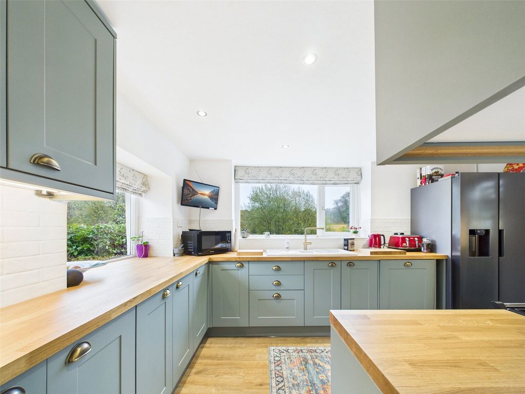 Property photo 3 of 24 Kitchen