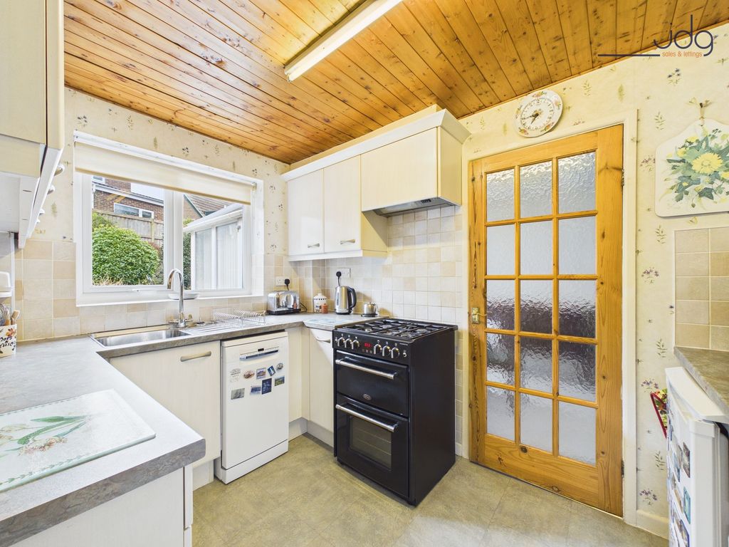 Property photo 2 of 15 Kitchen