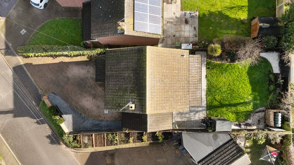 Property photo 2 of 20