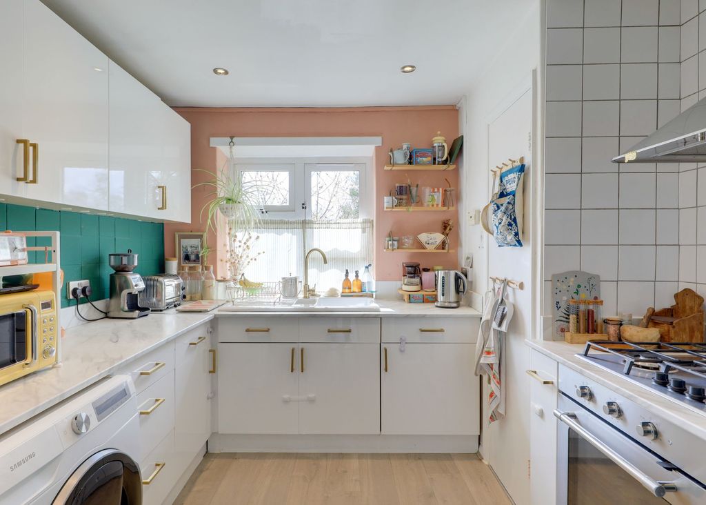 Property photo 3 of 21