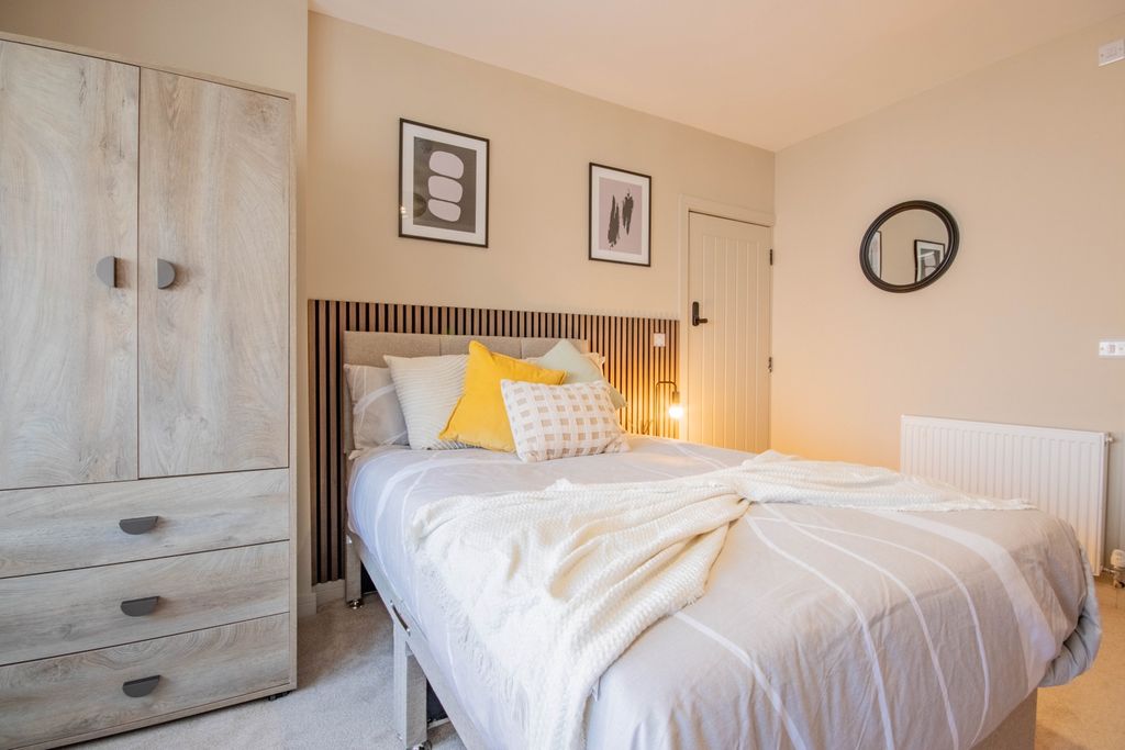 Property photo 1 of 11 E-3