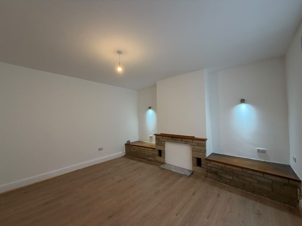 Property photo 1 of 15 Bedroom 1