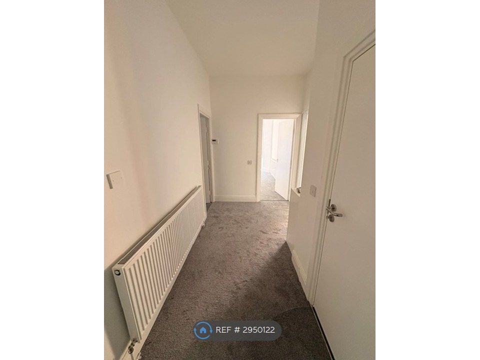 Property photo 3 of 10 Hallway