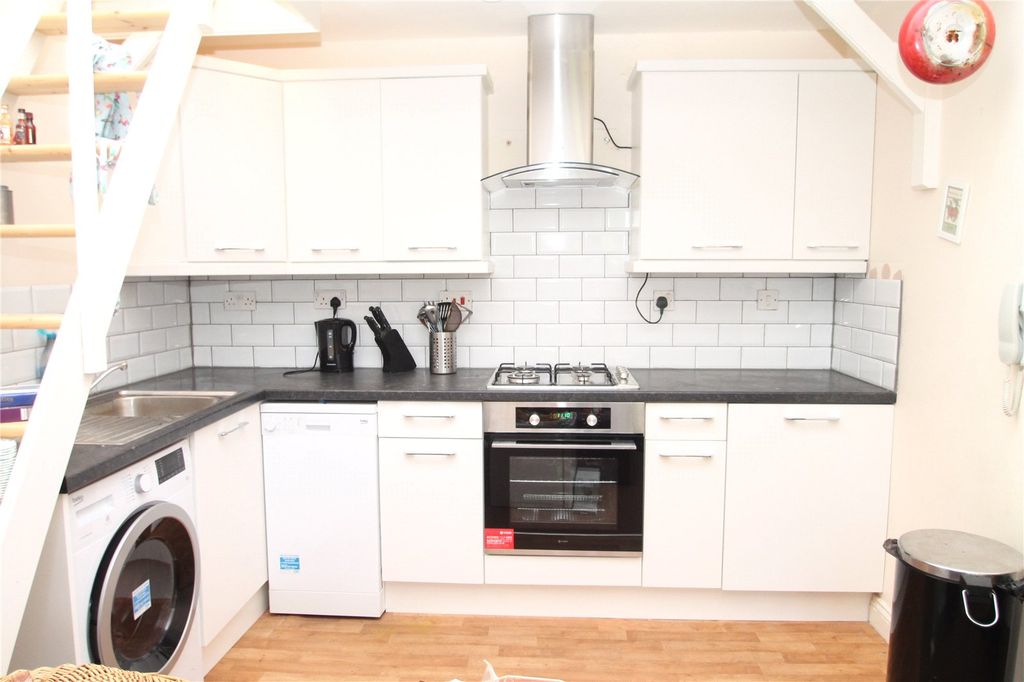 Property photo 3 of 8 Picture No. 08