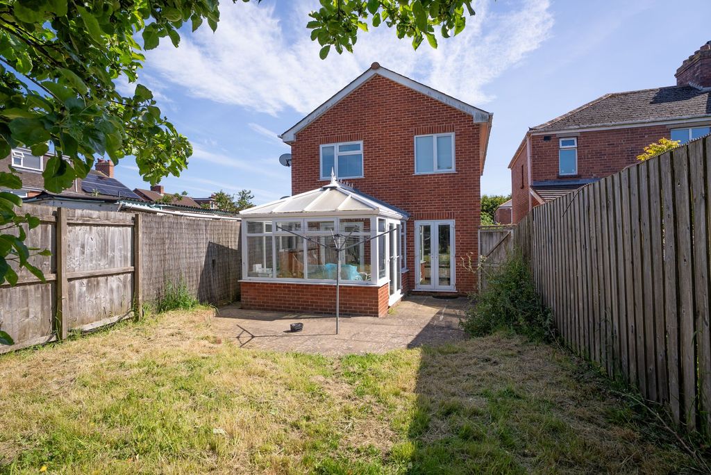 Property photo 3 of 20