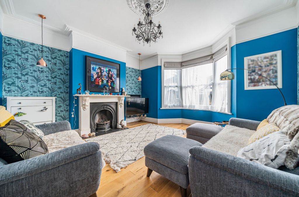 Property photo 2 of 26