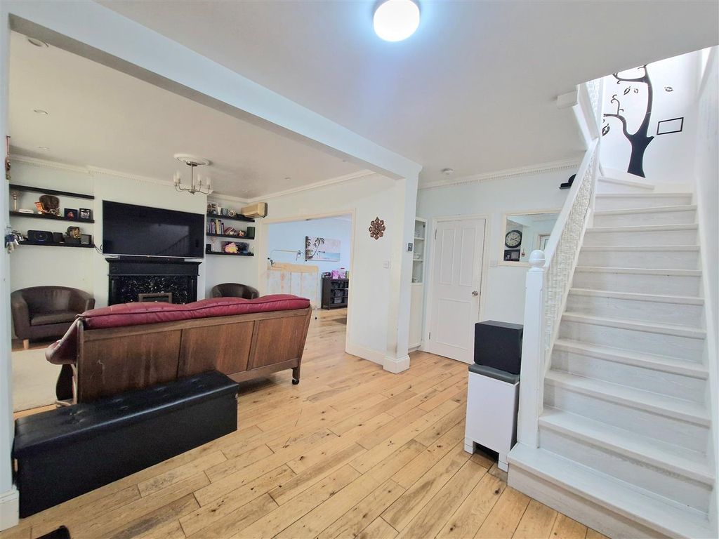 Property photo 3 of 19 20251105_094055.Jpg