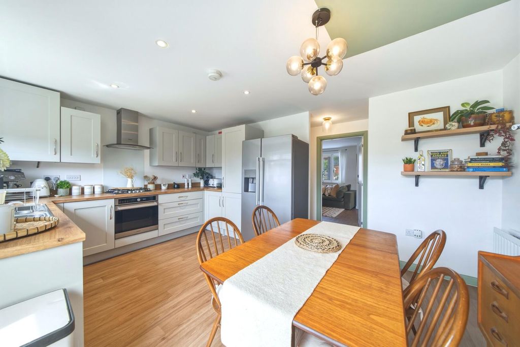 Property photo 2 of 30 Kitchen