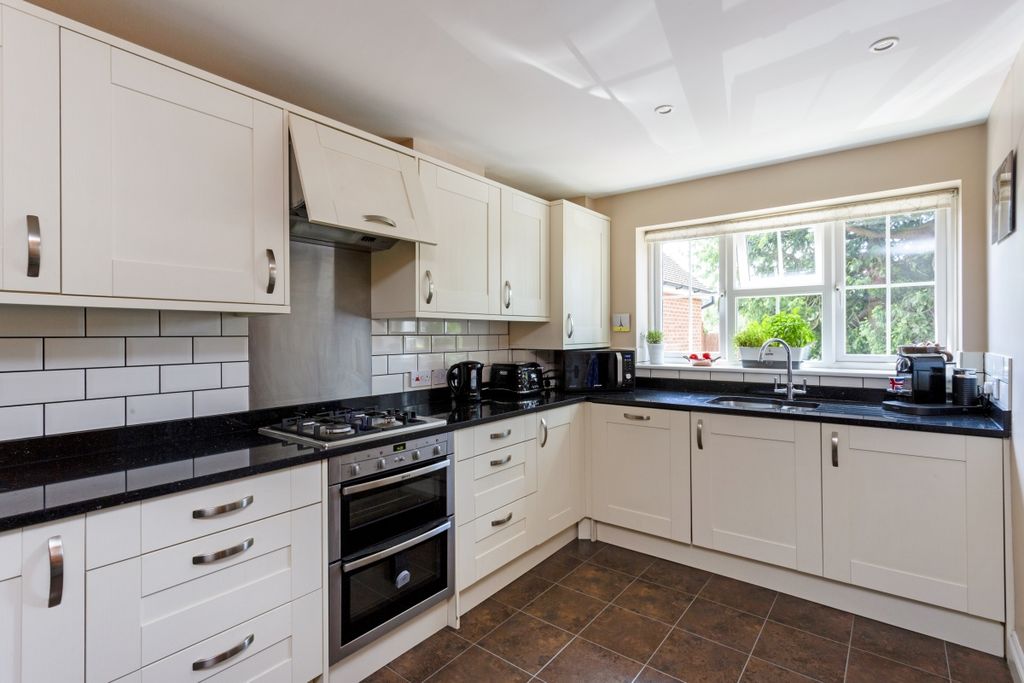 Property photo 3 of 12 3