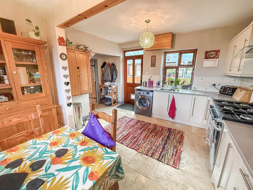 Property photo 2 of 23 Kitchen/Dining Room