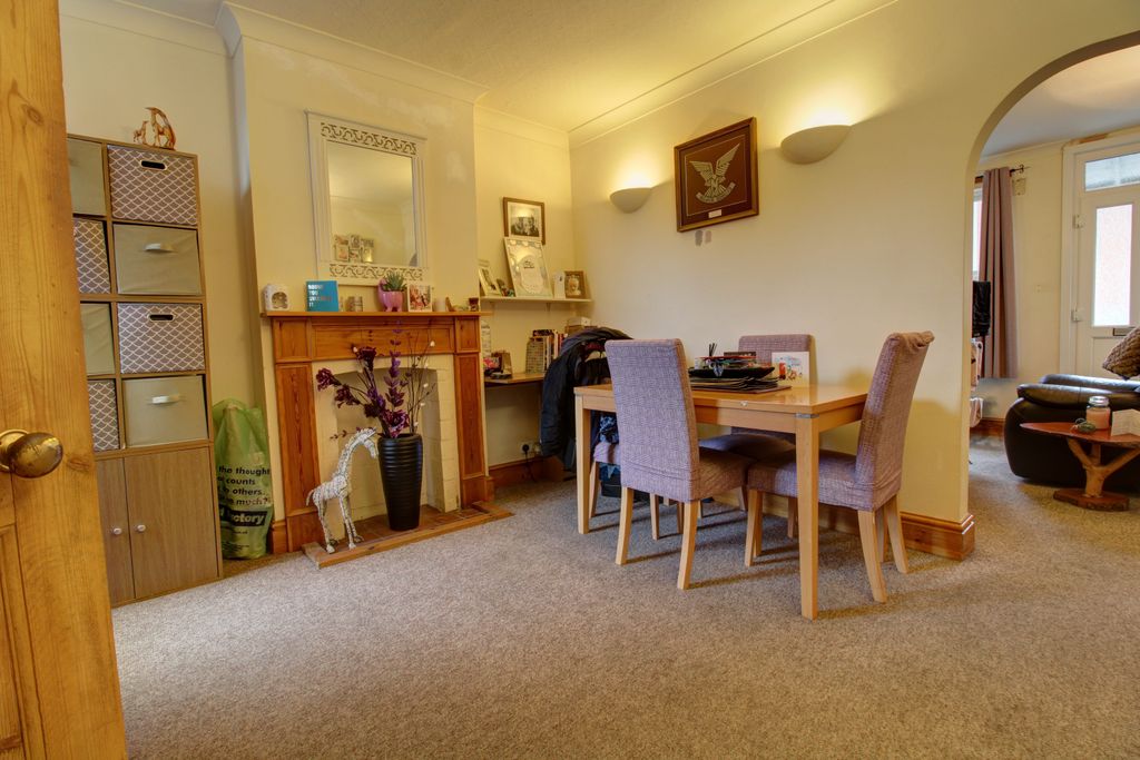 Property photo 3 of 9 Dining Room