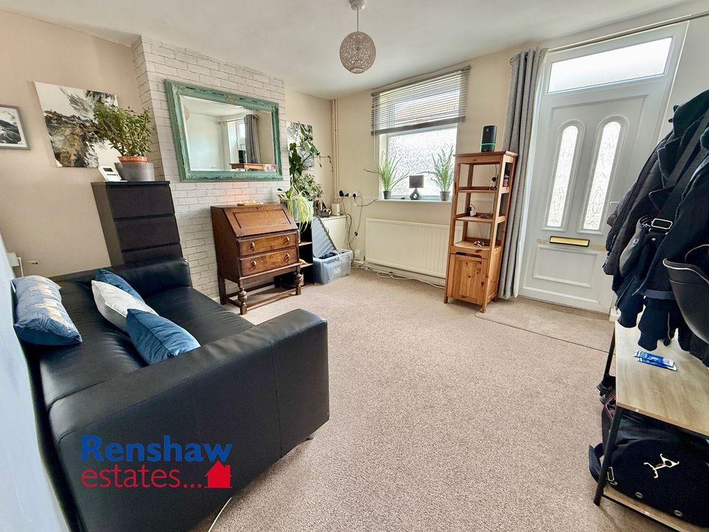 Property photo 2 of 10 L