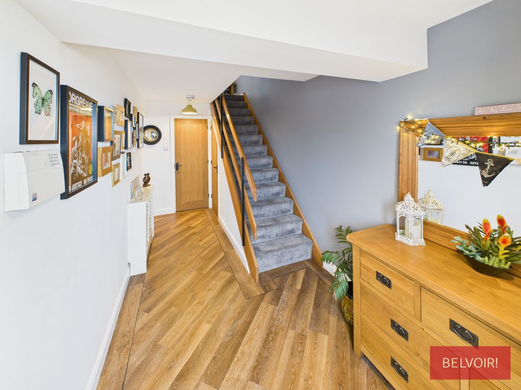 Property photo 2 of 27