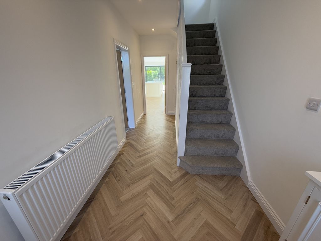 Property photo 3 of 30