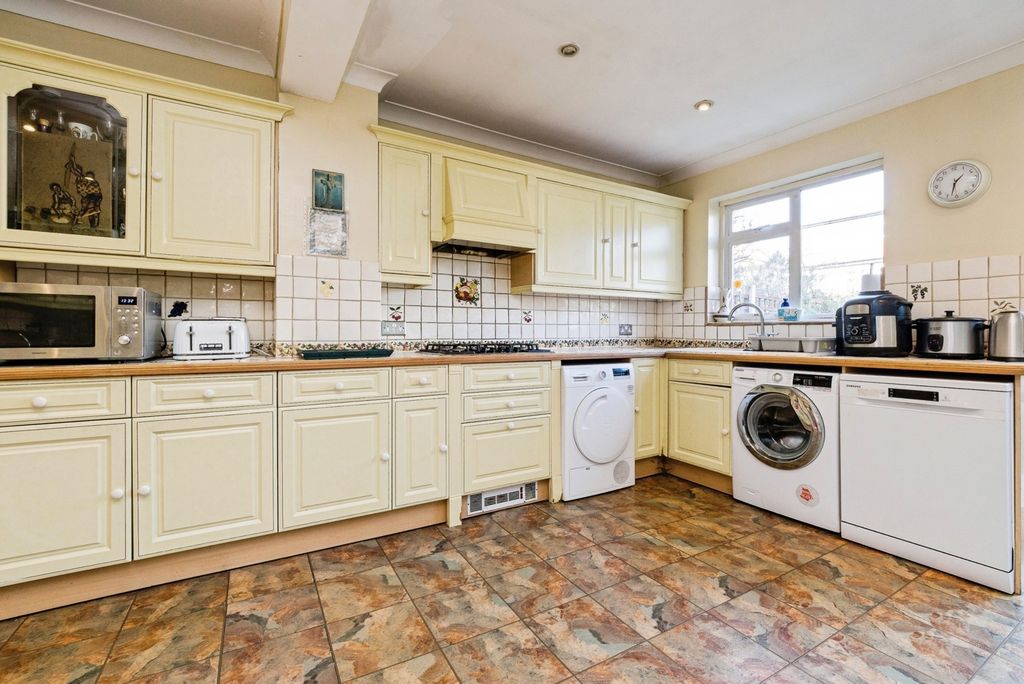 Property photo 3 of 18 Pbox-Img.Jpg