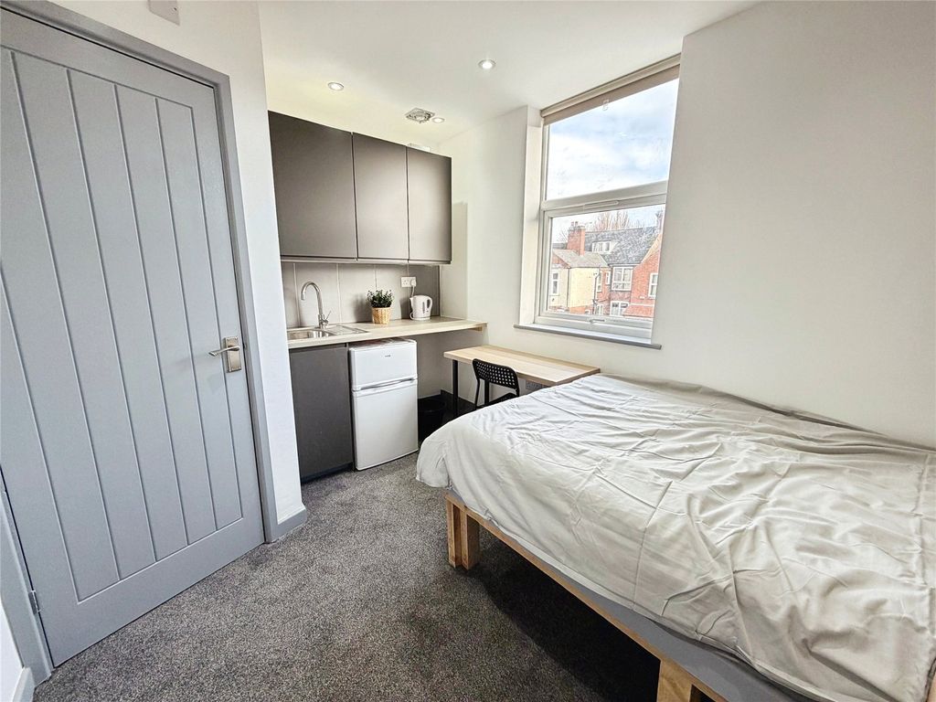 Property photo 3 of 22 Picture No. 34