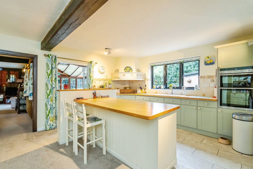 Property photo 2 of 19