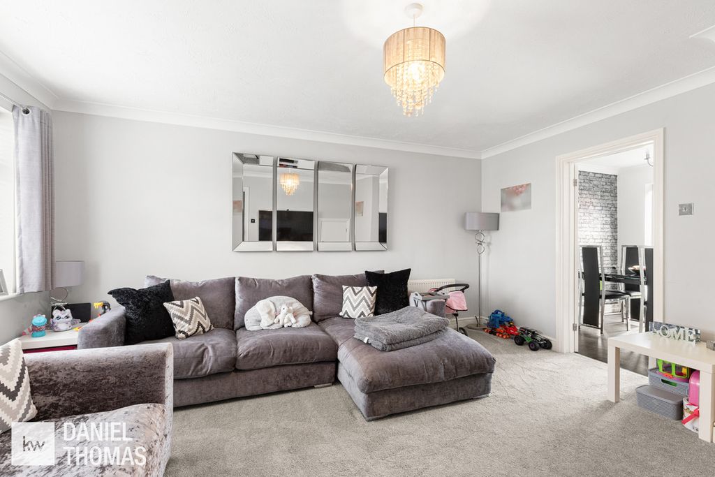 Property photo 3 of 22