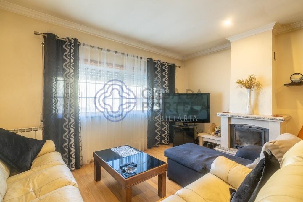 Property photo 2 of 46