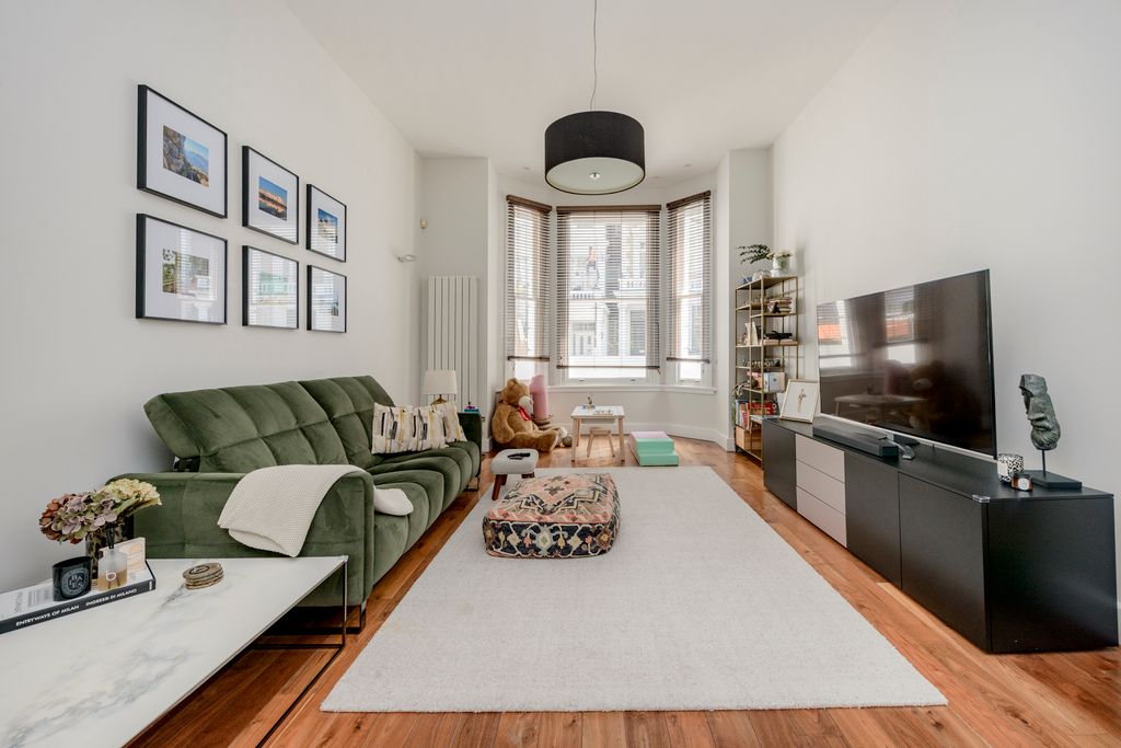 Property photo 1 of 13 1@11 Lexham Gdns-2398.Jpg