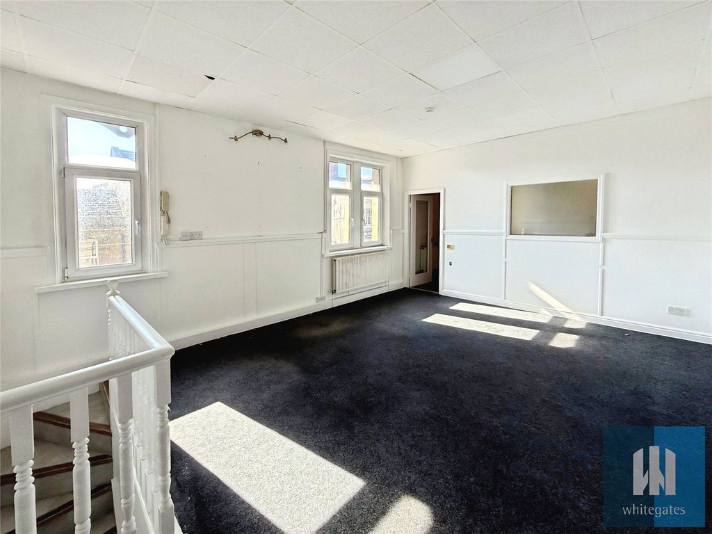 Property photo 3 of 16 Picture No. 06