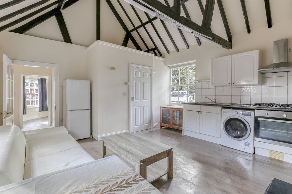 Property photo 1 of 7 (Main)